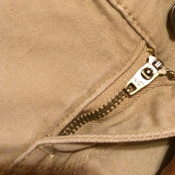 Holister nude shinny pants - Picture 3 of 3