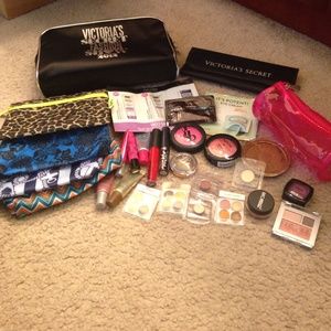 *~*~*Misc Makeup Bags/Samples*~*~*~