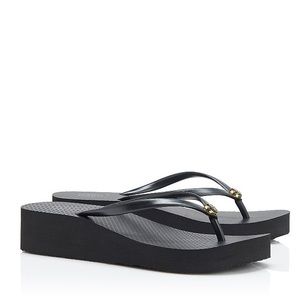 Brand New Tory Burch flip flops! Never worn!