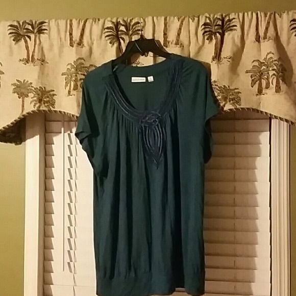 Beautiful top extra large very comfy and loose