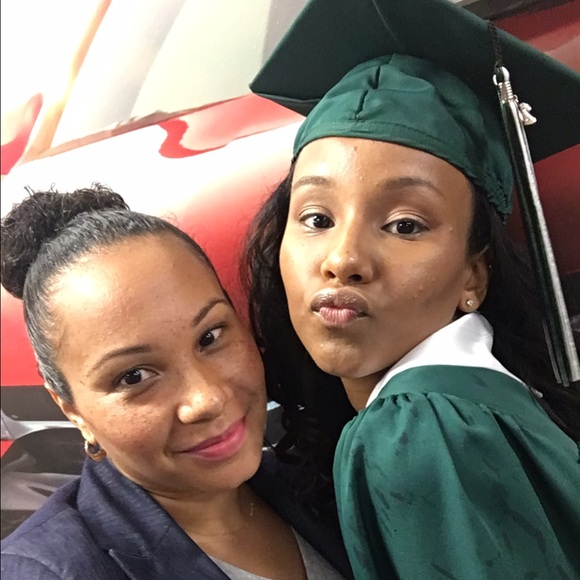 ❤️❤️Meet The Seller!❤️❤️ - Picture 3 of 5