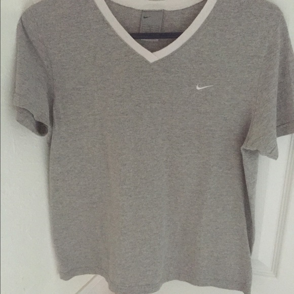 ✔️Grey Nike T-Shirt✔️