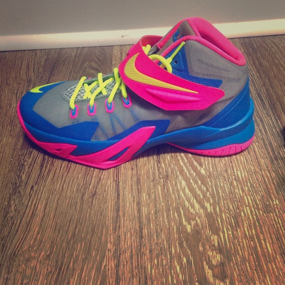 Nike Lebron Soldier 8's