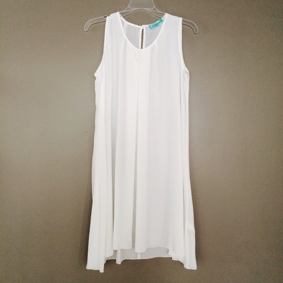 chris and carol Dresses & Skirts - White basic dress