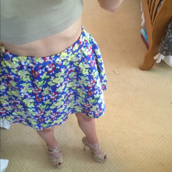 SOLD NWT Just Fab Nude heels - Picture 3 of 4