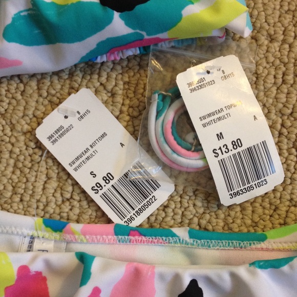 👙 NWT F21 Ruffled Bandeau Bikini Set 👙 - Picture 3 of 4