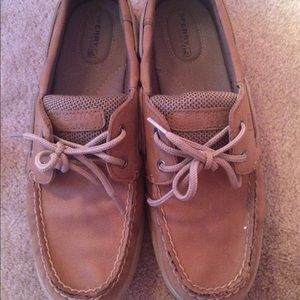 Classic sperrys size 9
