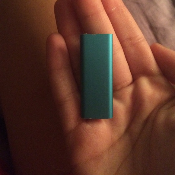 blue iPod - Picture 1 of 3
