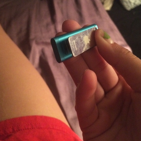blue iPod - Picture 2 of 3