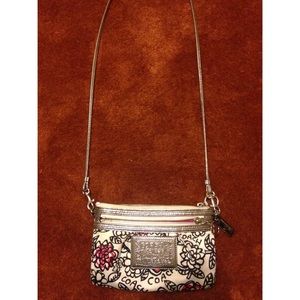 Coach purse from the poppy collection