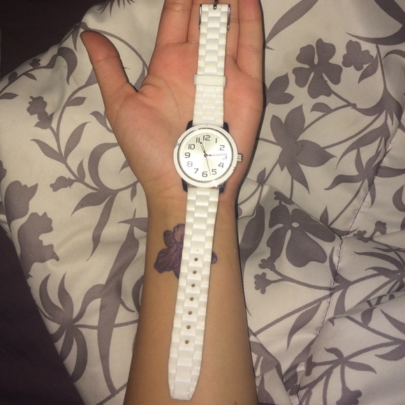 white watch - Picture 2 of 3