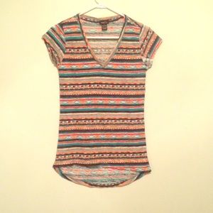 🔷 Hi-low Aztec V-Neck 🔷