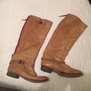Camel tan red zipper accent Steve Madden boot