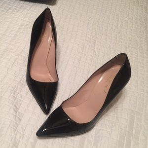 Black patent Kate spade pointed toe pumps