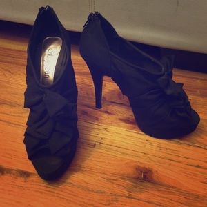 Beautiful Cathy Jean heels.