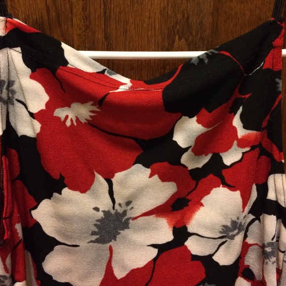 Red and Black Flowered Top - Picture 2 of 3