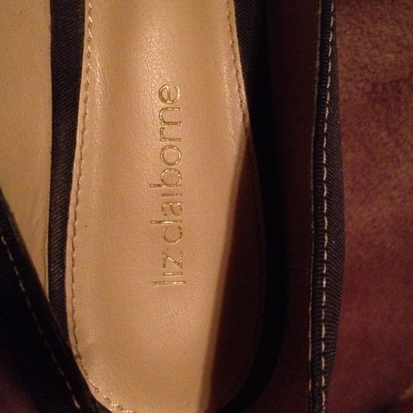 Heels - Picture 3 of 3