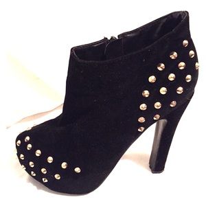 Black platform bootie with gold spikes