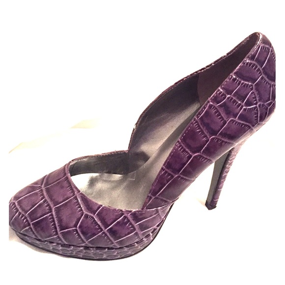💰 $5 Sale Reptile print platform heels