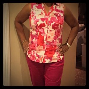 Sleeves multicolor button up blouse.