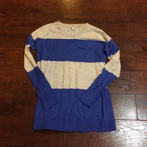 Lightweight sweater.