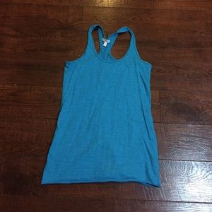 Eye catching blue tank.