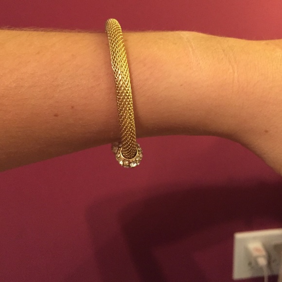 Gold bracelet with rhinestone statement - Picture 3 of 3