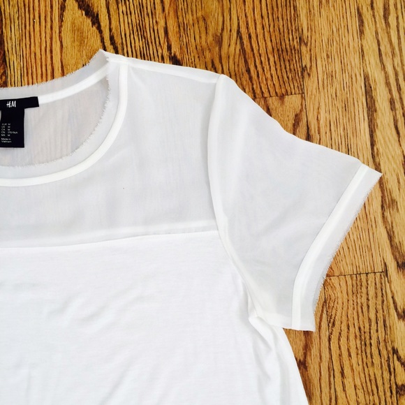 ⭐️HP⭐️ [H&M] T-shirt with sheer panels - Picture 2 of 4