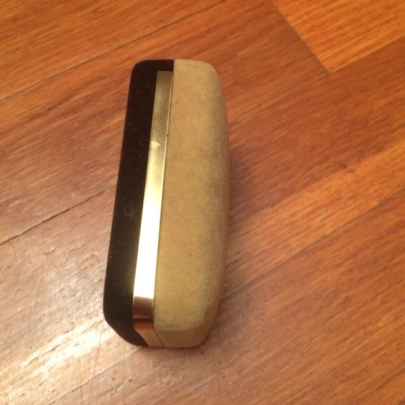 14k gold leaf diamond necklace - Picture 4 of 4