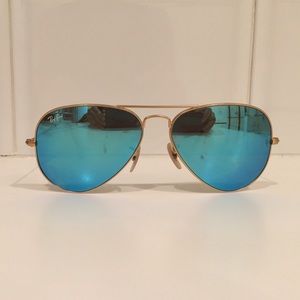 BLUE RAYBAN AVIATORS