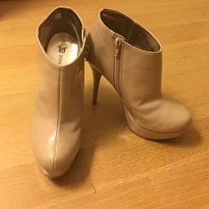 Justfab nude heel with platform ankle boots size 6