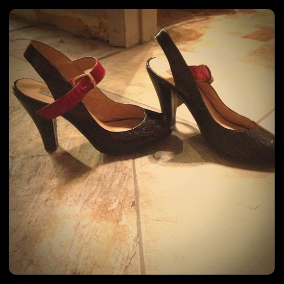 Peep toe Steve Madden heels