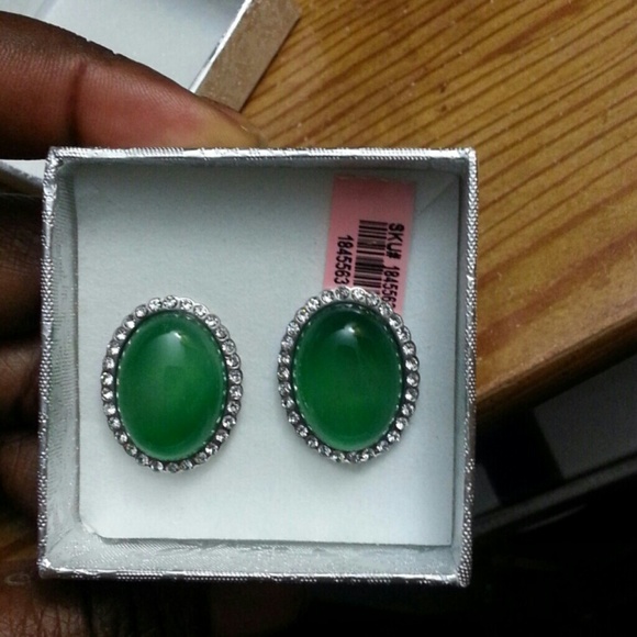 "SOLD" Classy and Sexy green agate earrings