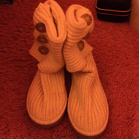 UGG classic cardy cream size 7