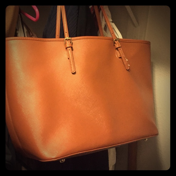Hand bag