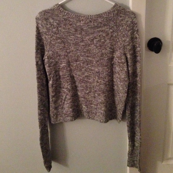 Hollister Graphic Sweater! - Picture 2 of 3