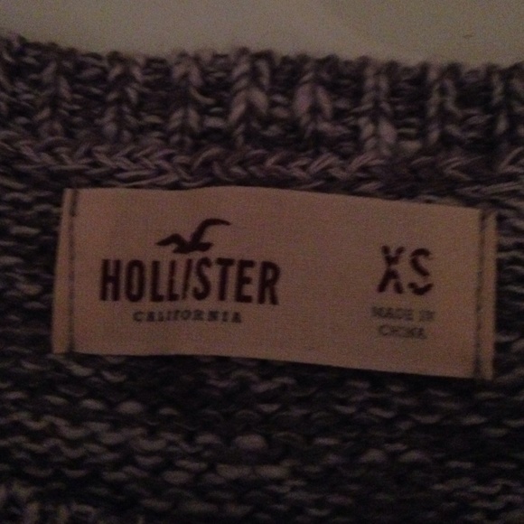 Hollister Graphic Sweater! - Picture 3 of 3