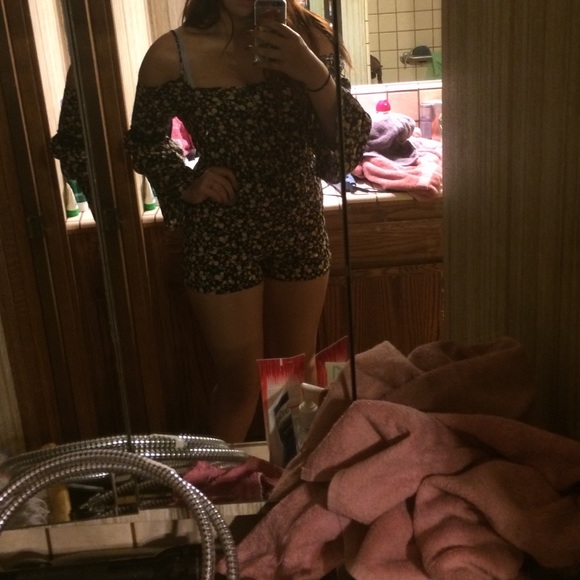 Mimi Chica floral boho romper! Super cute