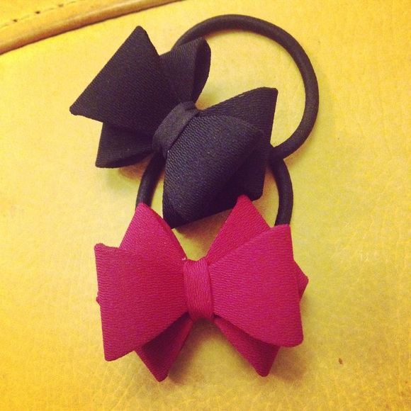 Brand NEW 🎀BOW Hair Band🎀 - Picture 1 of 3