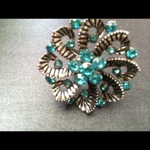 Fashion jewelry ring flower with turquoise stones