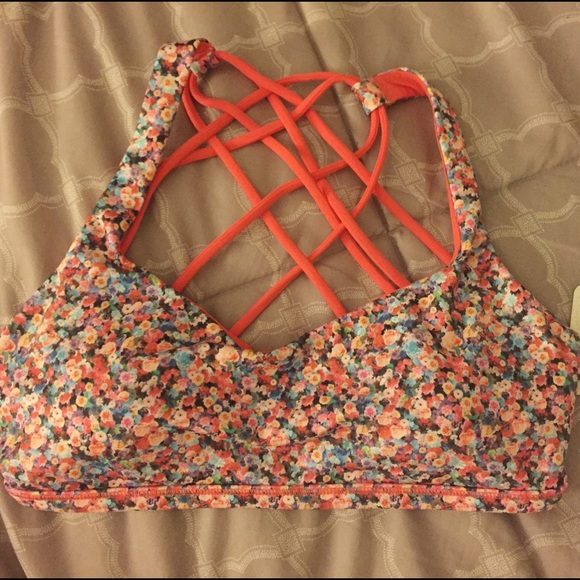 🚨🚨SOLD🚨🚨 Lululemon Free to be Wild Bra Size 6