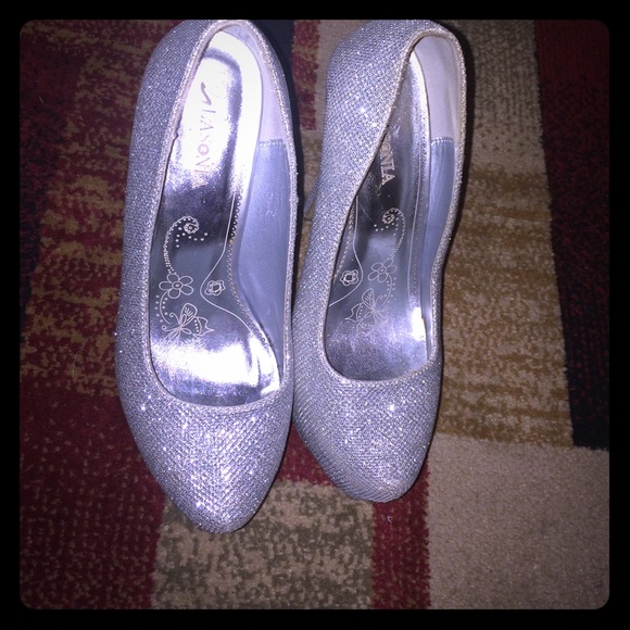 High heels/ pumps