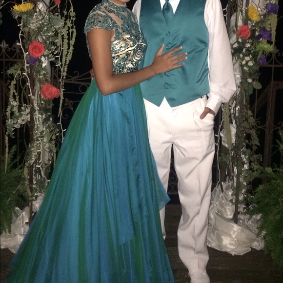 Teal Sherri Hill Prom dress 1933