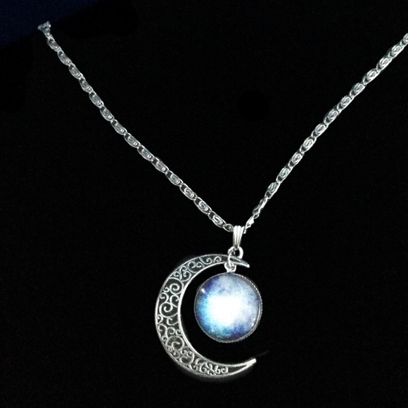 CRESCENT MOON/ CABOCHON NECKLACE - Picture 2 of 4