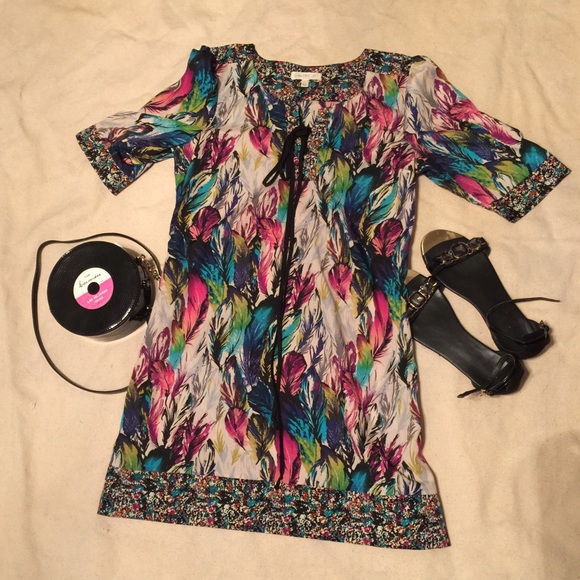 *SOLD on merc* Feather printed dress! So cute! - Picture 1 of 4