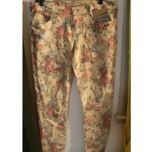 Fabulous Floral Print Skinny Jeans