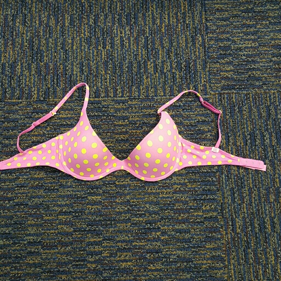 Victoria's Secret Pink Scoop Neck Bra