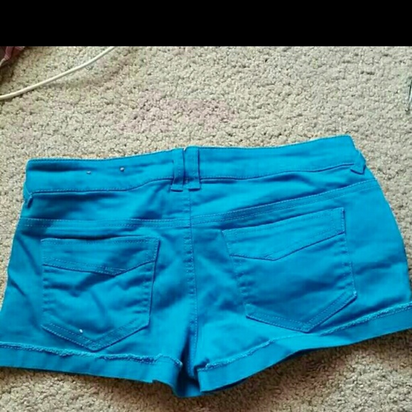 Blue denim shorts - Picture 3 of 3