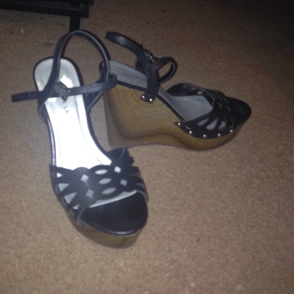 Wedge shoes