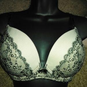 Bundle Victoria Secret Bra